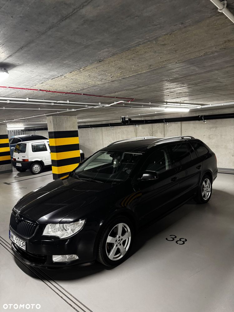 Skoda Superb 2.0 TDI Ambition DSG - 8