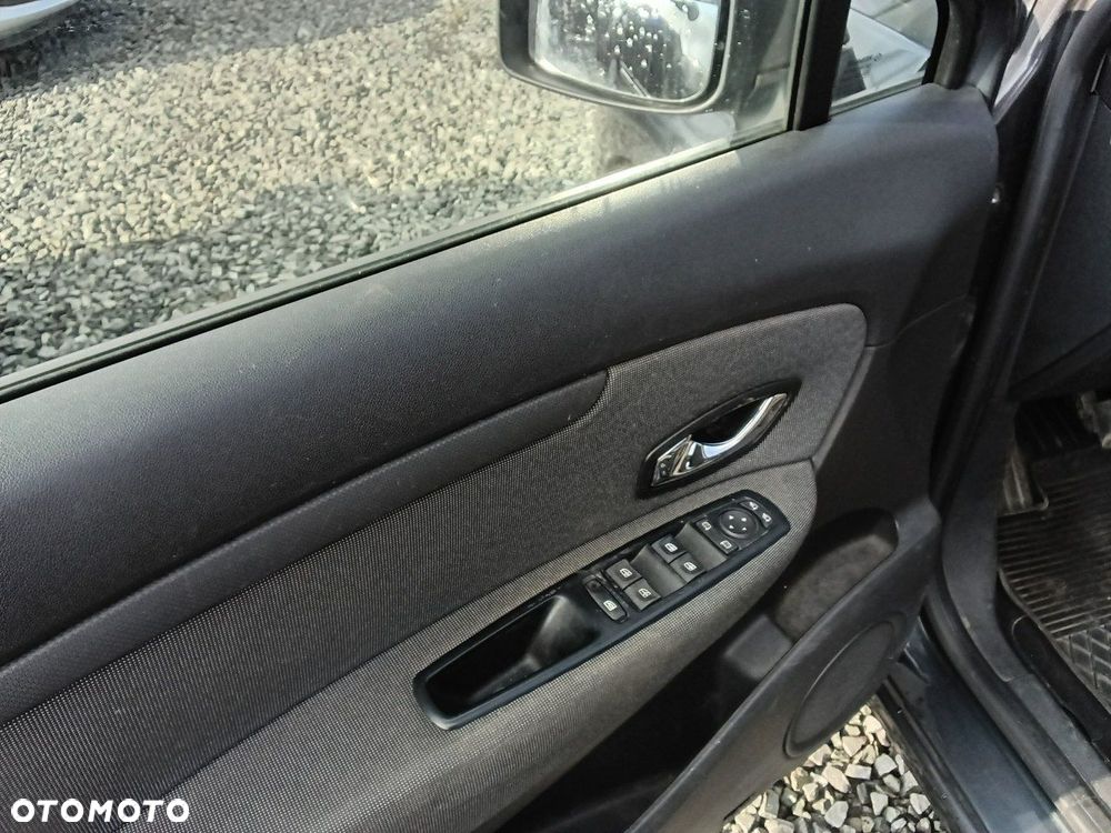 Renault Scenic - 23