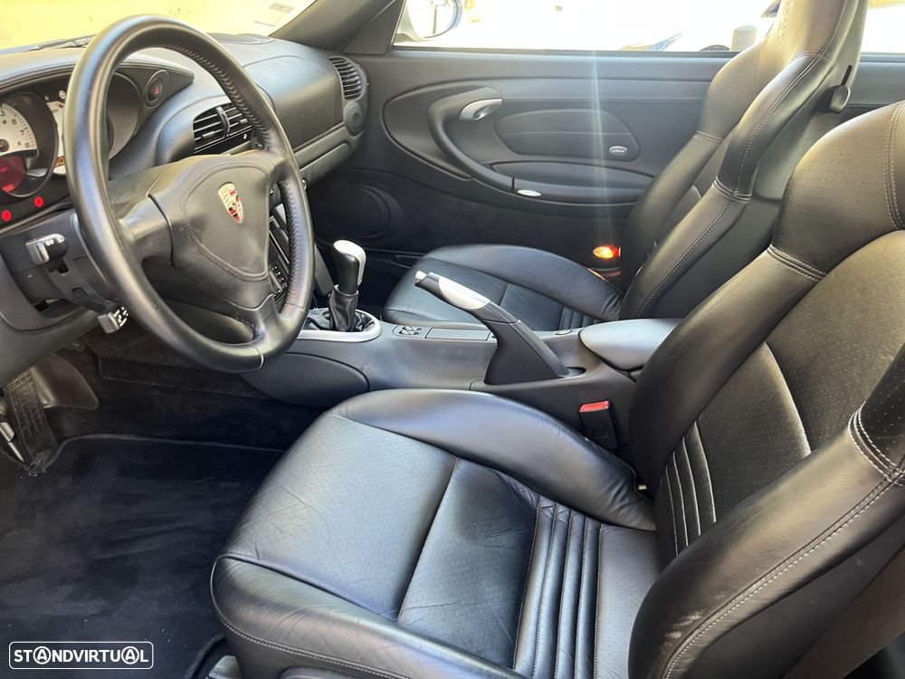 Porsche 911 (996) Carrera - 14