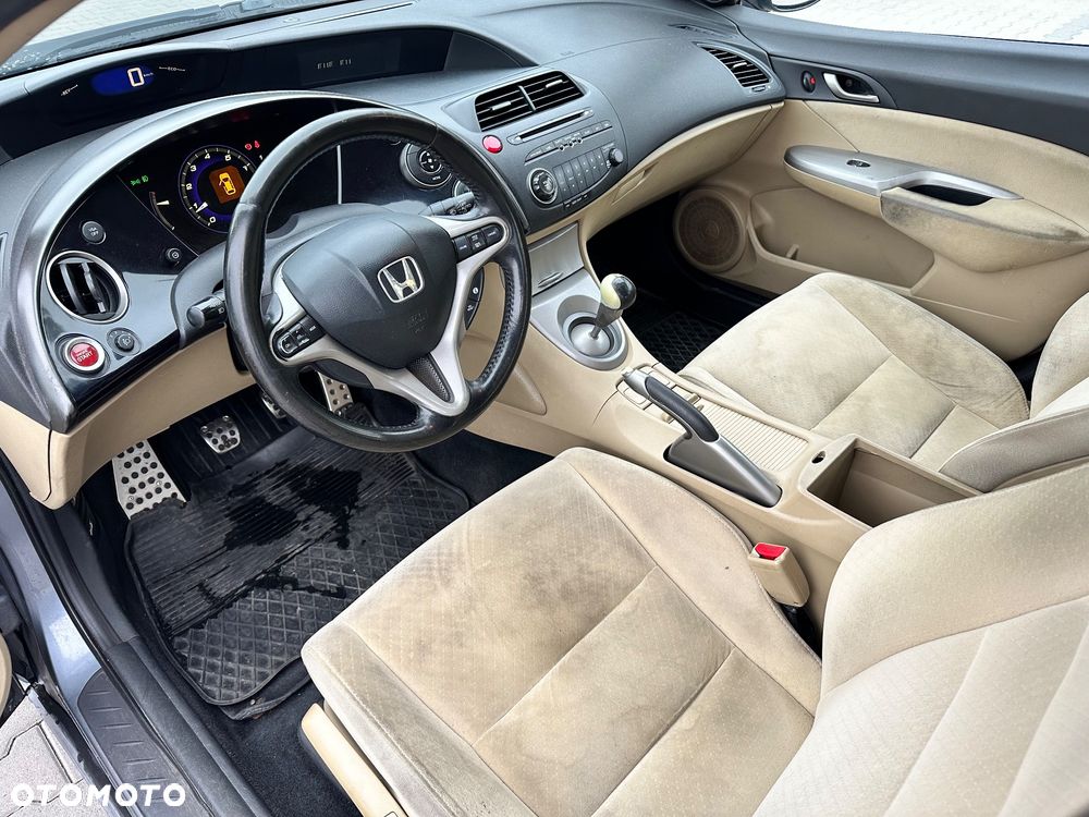 Honda Civic 1.8 Comfort - 9