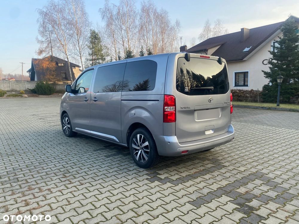 Toyota ProAce Kombi D-4D Medium 2,8t - 3