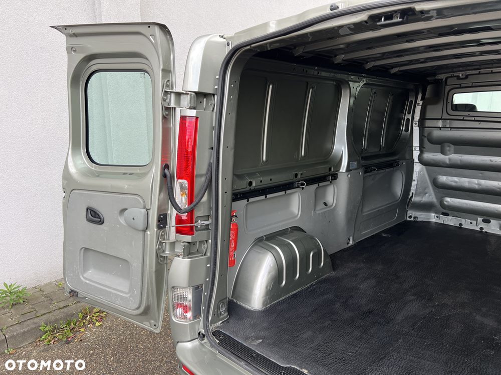 Opel Vivaro LONG - 27
