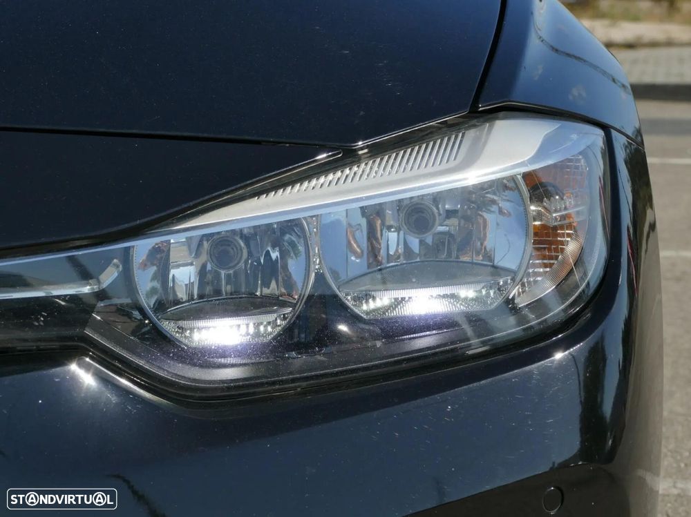 BMW 318 d Line Sport - 11