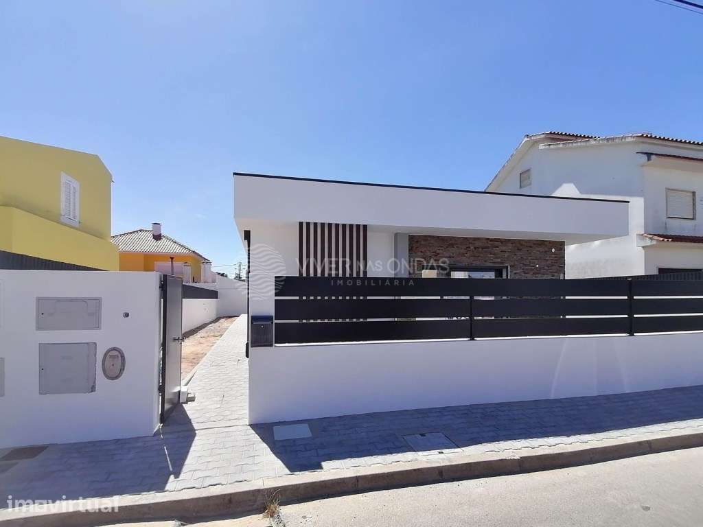 Oferta da Escritura | Moradia T3+1 Térrea com 307 m² em Fernão Ferro - Grande imagem: 2/36