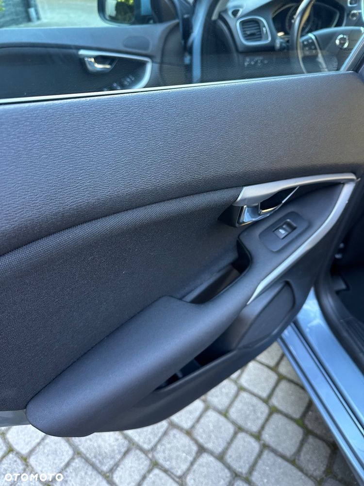 Volvo V40 D3 Drive-E Momentum - 4