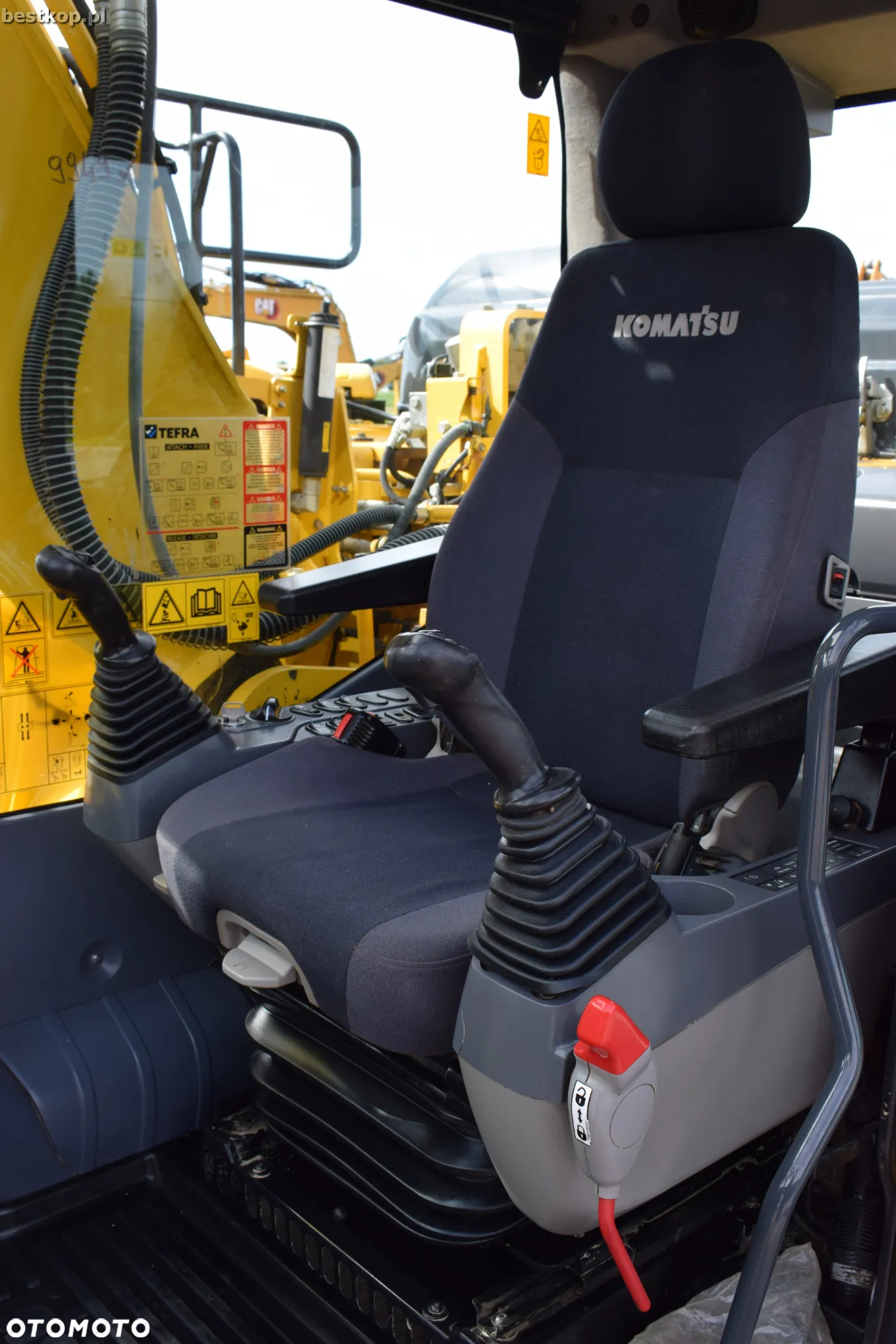 Komatsu PC210LC-11 - 20