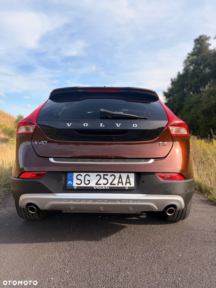 Volvo V40 Cross Country T3 Drive-E Momentum - 4