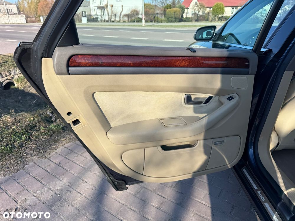 Audi A8 4.2 Quattro - 19