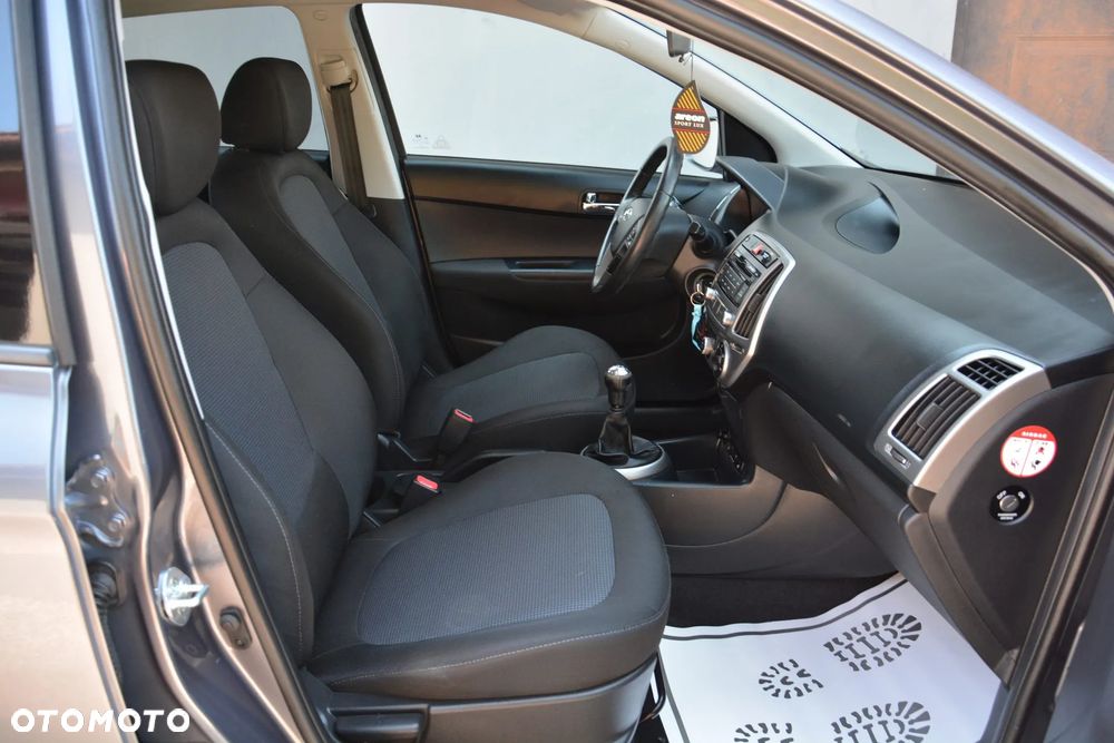 Hyundai i20 - 19