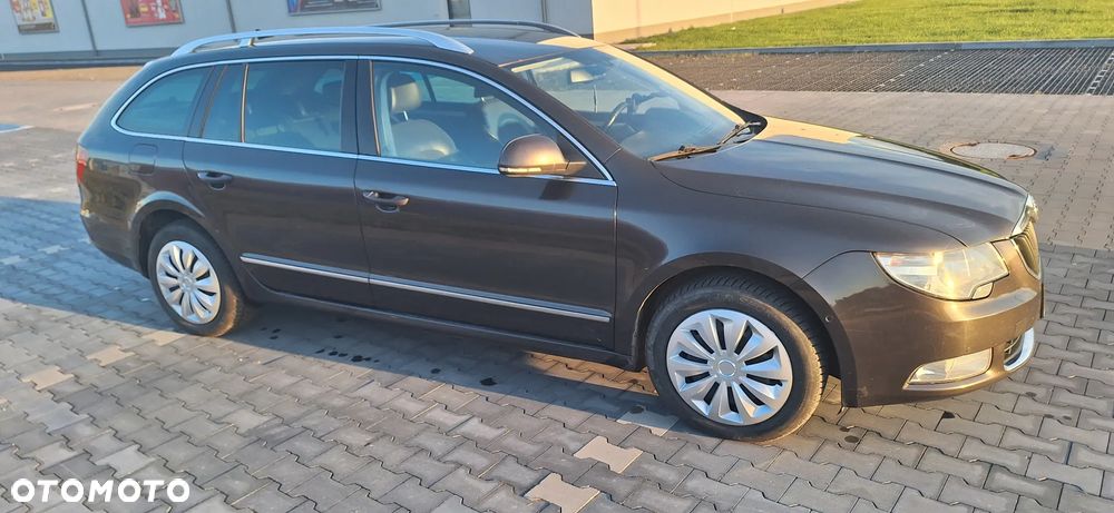 Skoda Superb 2.0 TDI Elegance DSG - 2