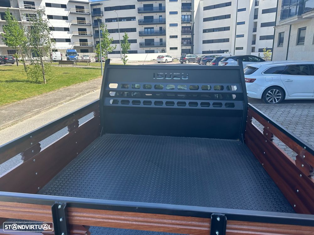 Isuzu D-Max 4x4 Space Cab Custom - 9