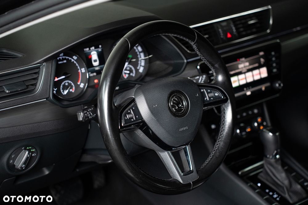 Skoda Superb 2.0 TDI DSG Premium Edition - 23