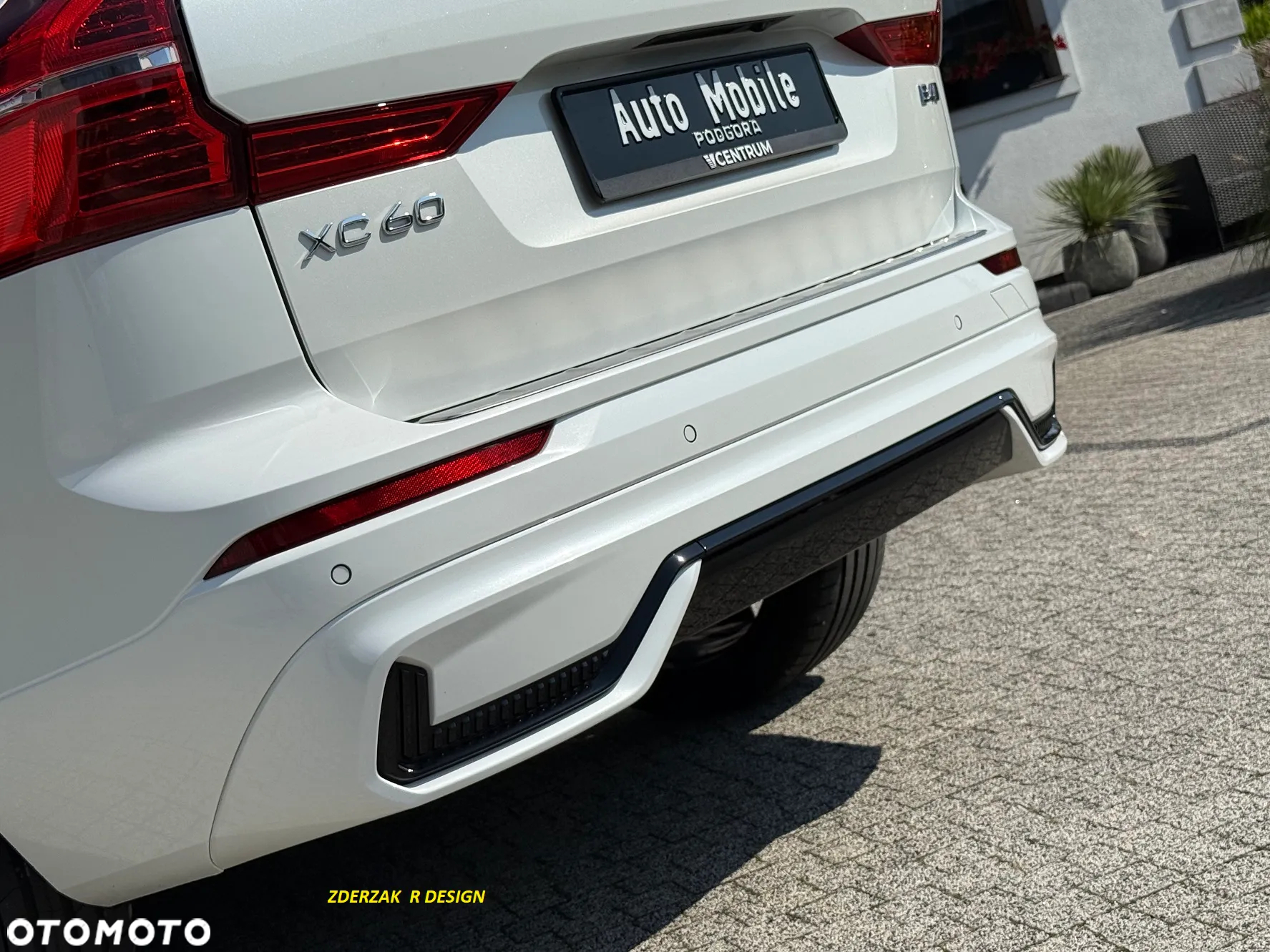 Volvo XC 60 B4 D AWD Plus Dark - 33
