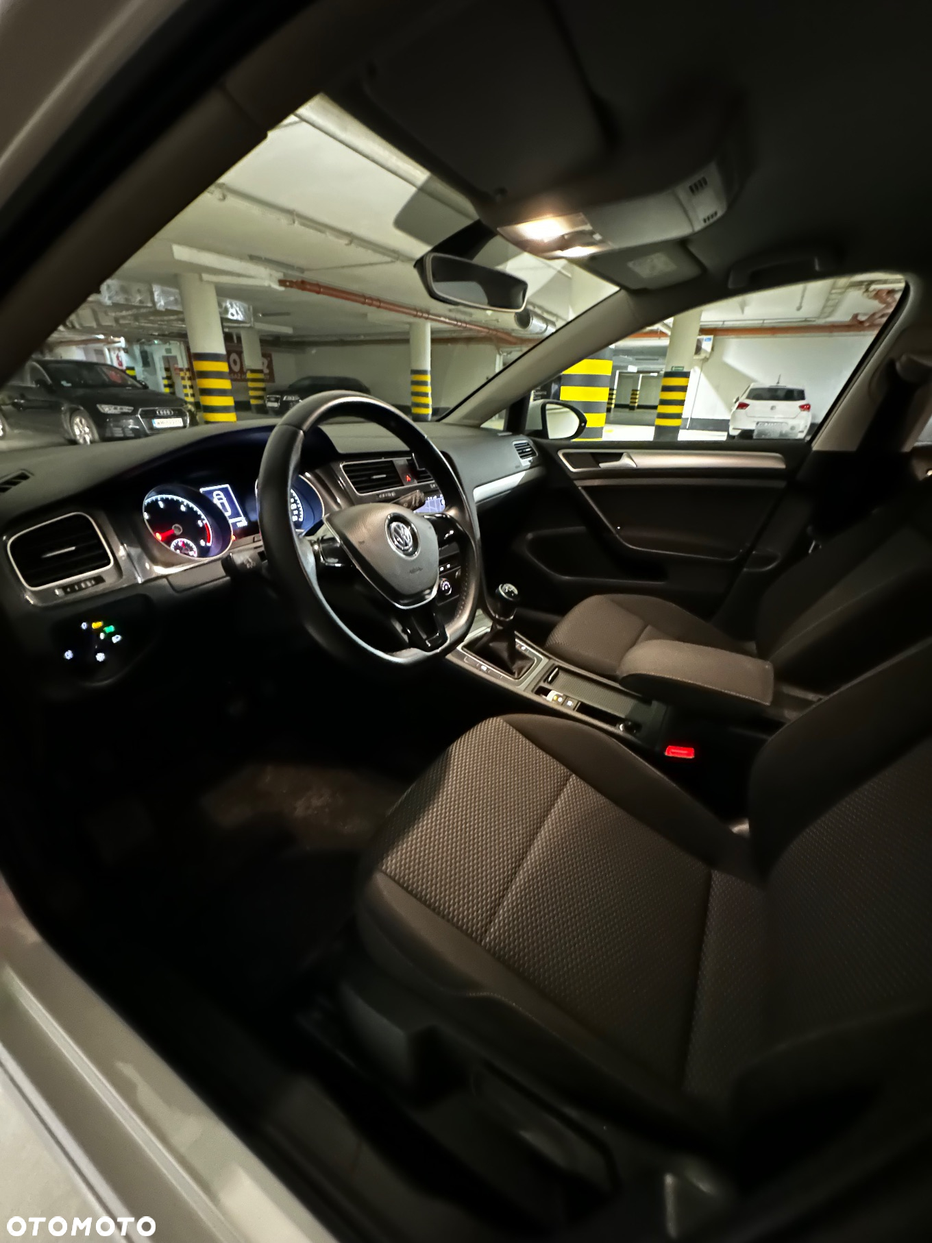 Volkswagen Golf - 10