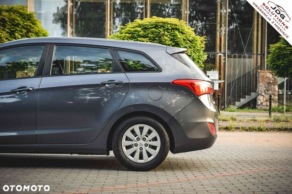Hyundai i30 1.6 D Style - 11