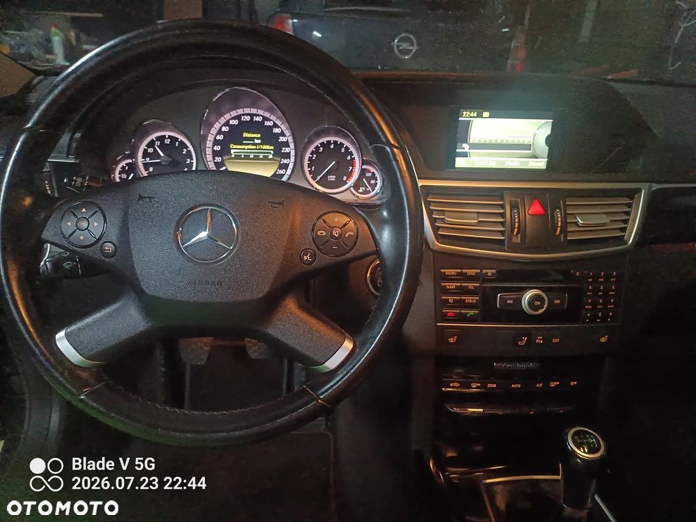 Mercedes-Benz Klasa E 200 CGI BlueEffICIENCY - 10