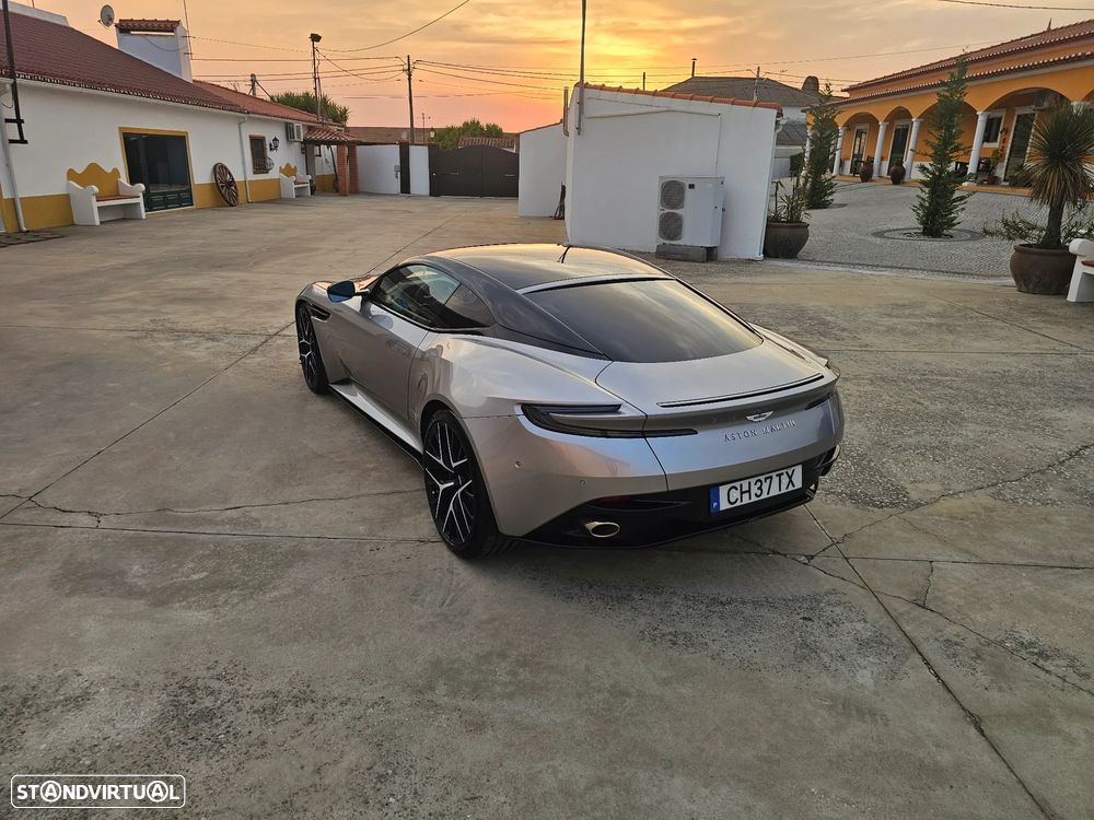 Aston Martin DB12 Coupé V8 - 20
