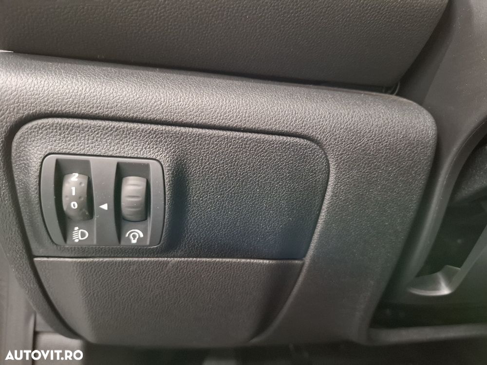 Renault Megane TCE 140 Equilibre - 22