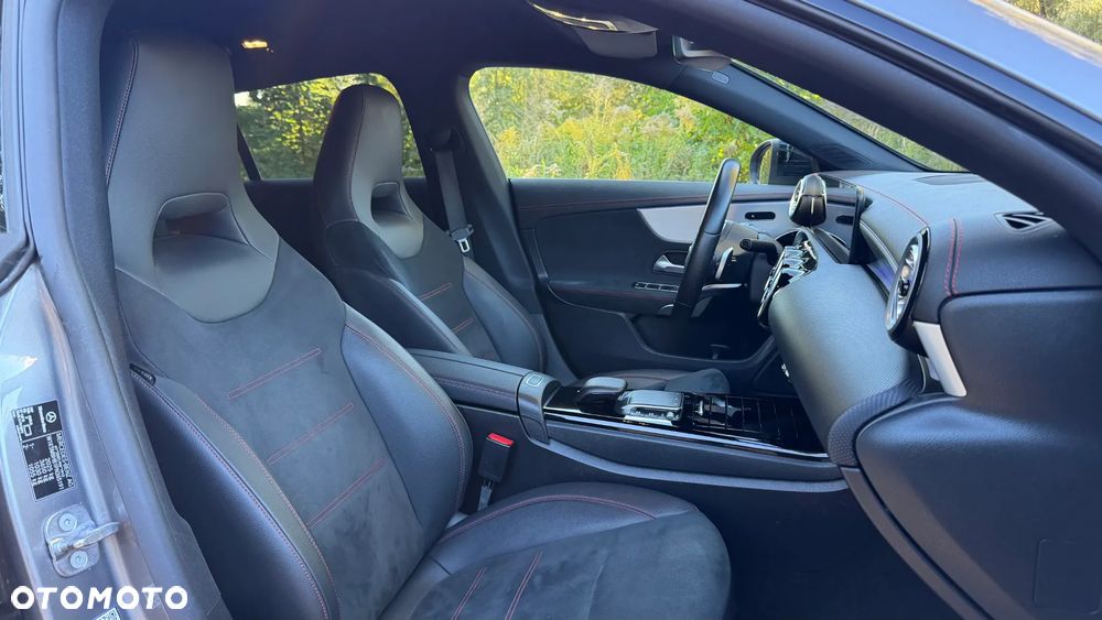 Mercedes-Benz CLA 200 AMG Line 7G-DCT - 16
