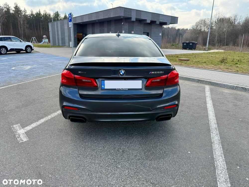 BMW Seria 5 M550i xDrive - 5