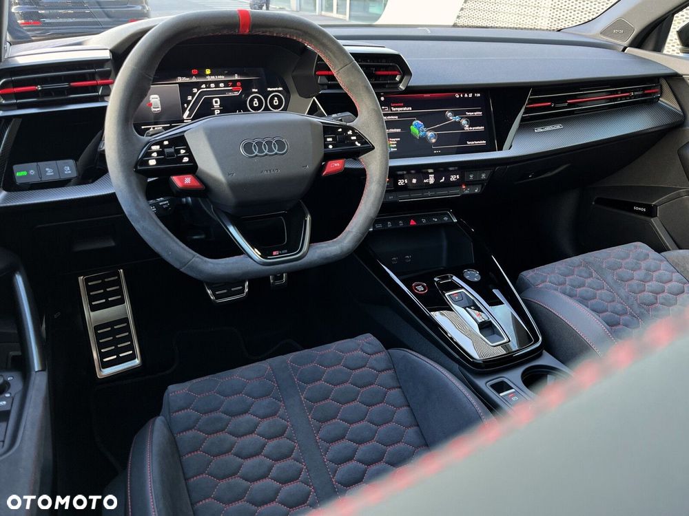 Audi RS3 Limousine - 22