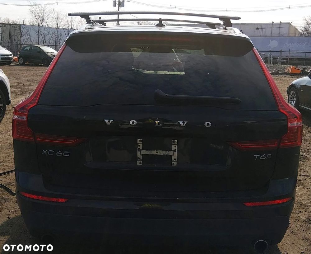 Volvo XC 60 T6 AWD Geartronic Momentum - 8