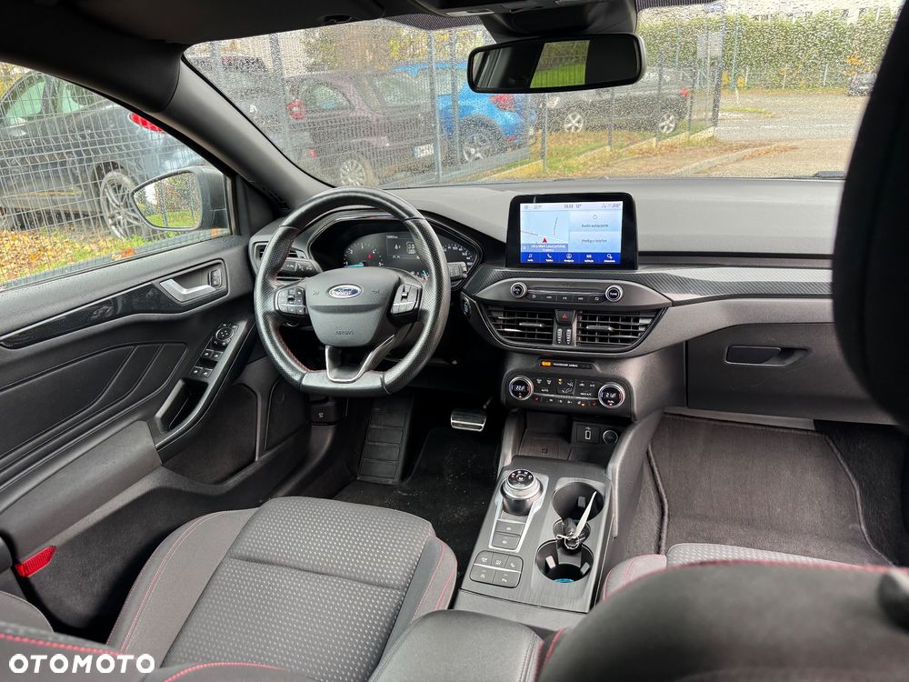 Ford Focus 1.5 EcoBlue Start-Stopp-System ST-LINE STYLE - 26