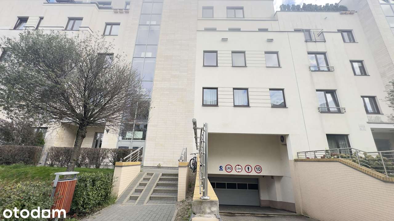 Przestronne mieszkanie z balkonem w Wilanowie