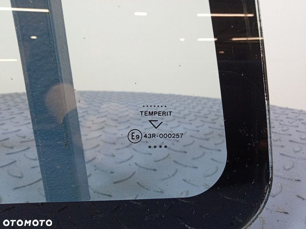 MAVERICK TERRANO II 3D SZYBA KAROSERYJNA TYŁ LEWA - 2