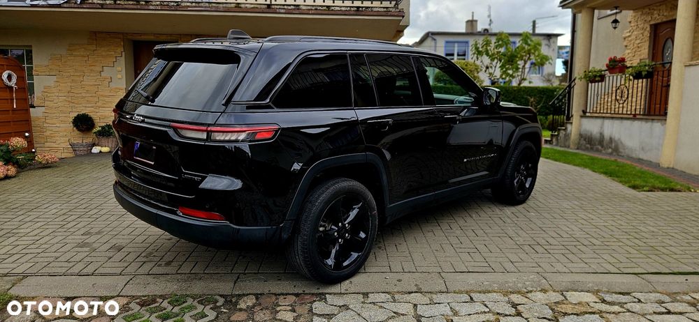 Jeep Grand Cherokee - 11