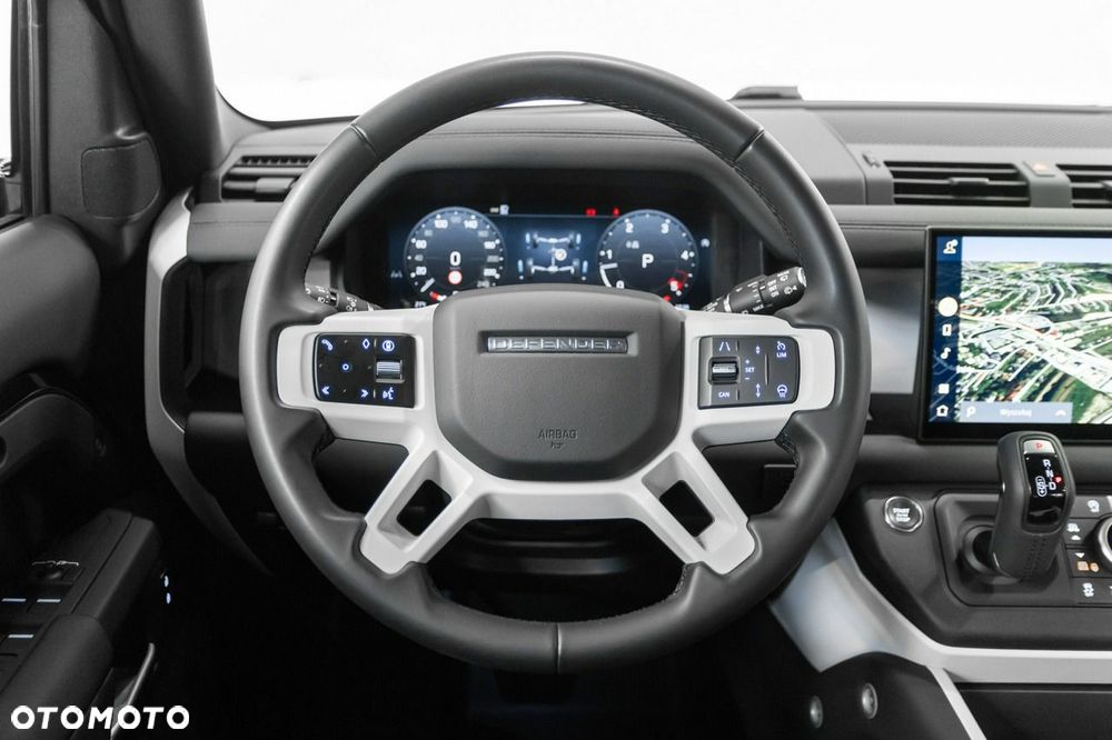Land Rover Defender - 20