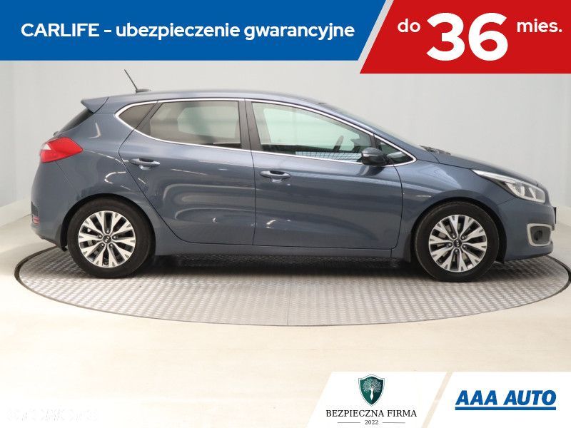 Kia Ceed - 8