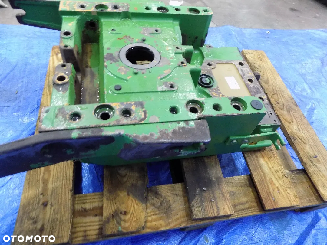 obudowa tylnego wom pto l101895 john deere 6300 6100 6200 6400 - 6