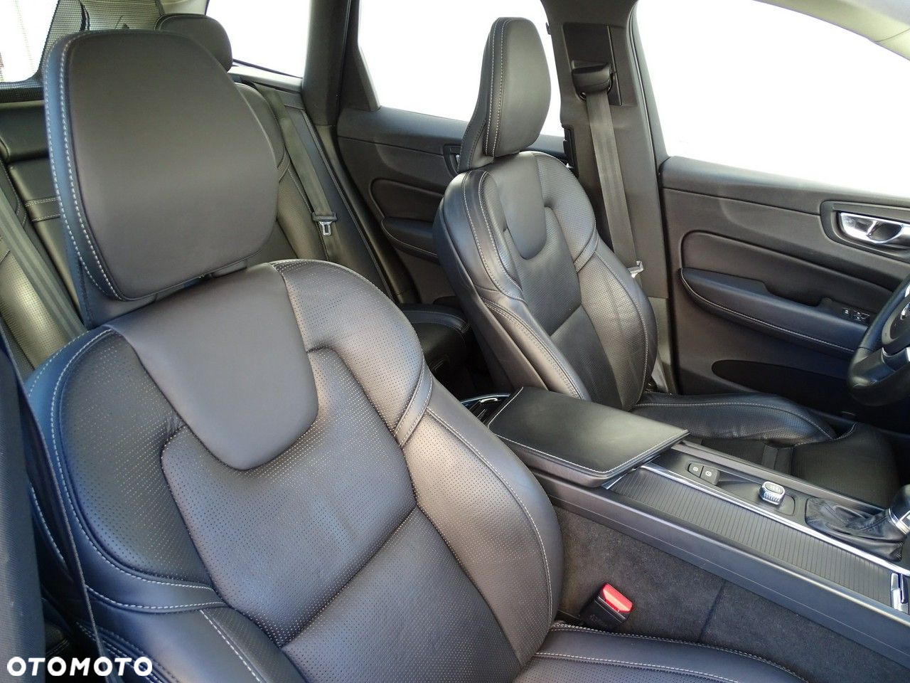 Volvo XC 60 D4 AWD Momentum - 21