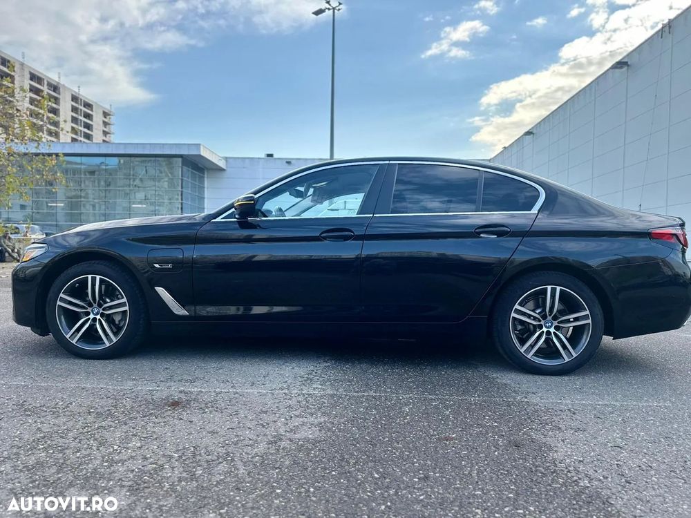 BMW Seria 5 520e Aut. - 1