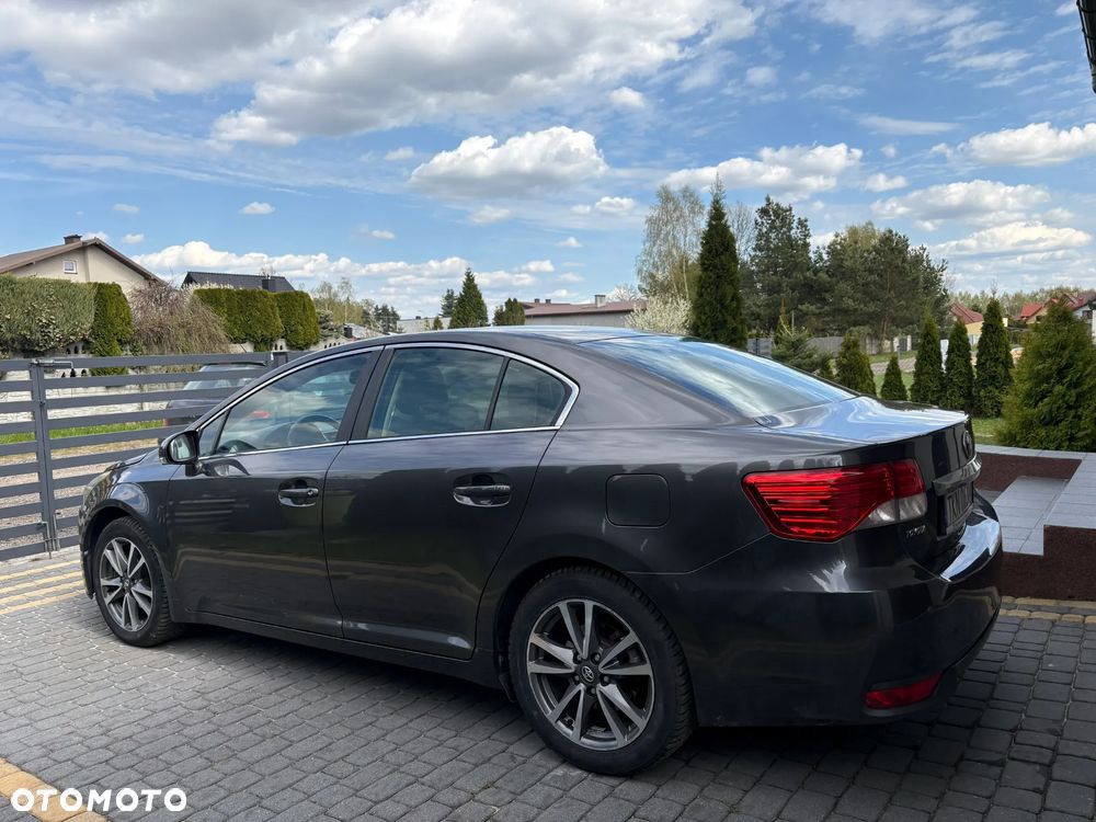 Toyota Avensis 1.8 Premium - 3