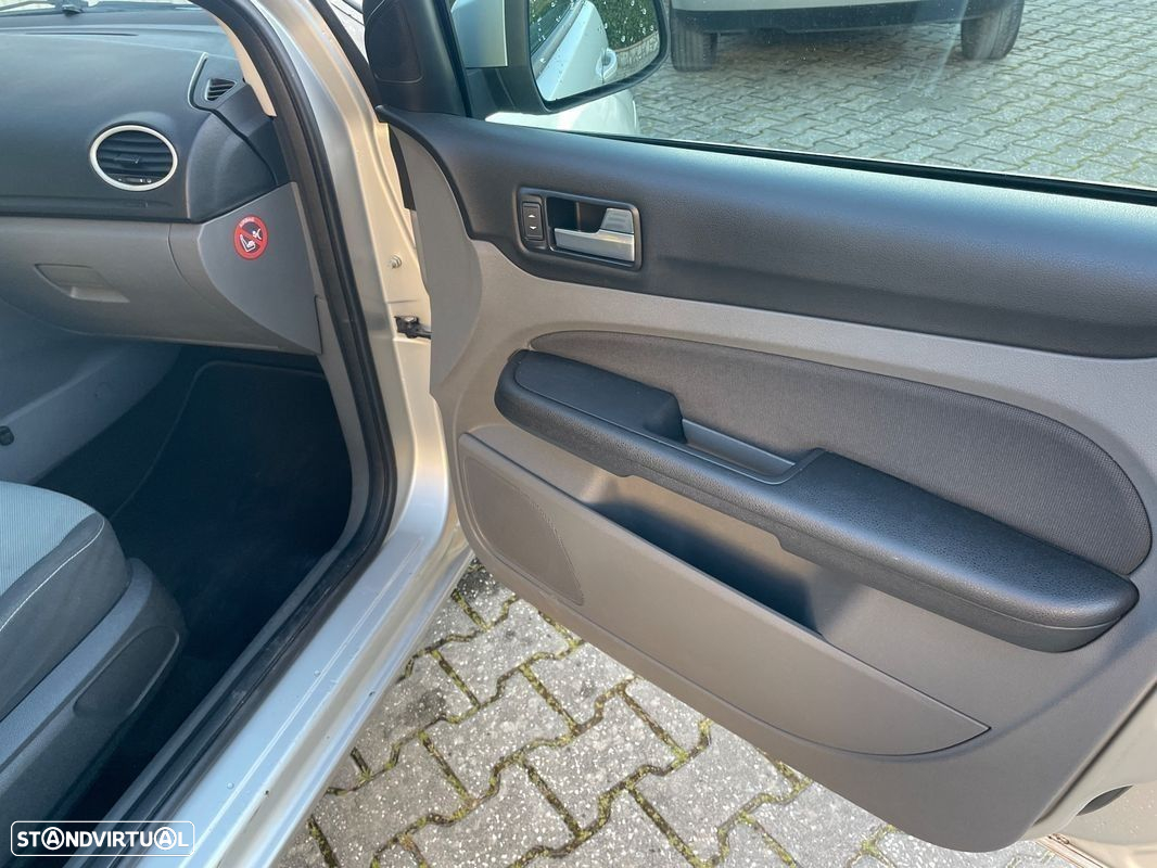 Ford Focus SW 1.6 TDCi S - 26