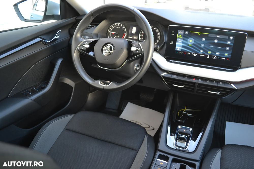 Skoda Octavia 2.0 TDI DSG Tour - 17