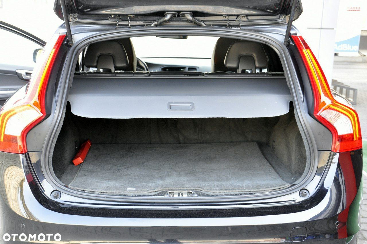 Volvo V60 D4 Drive-E Momentum - 11