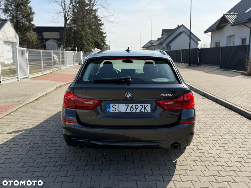BMW Seria 5 530i Sport Line - 9