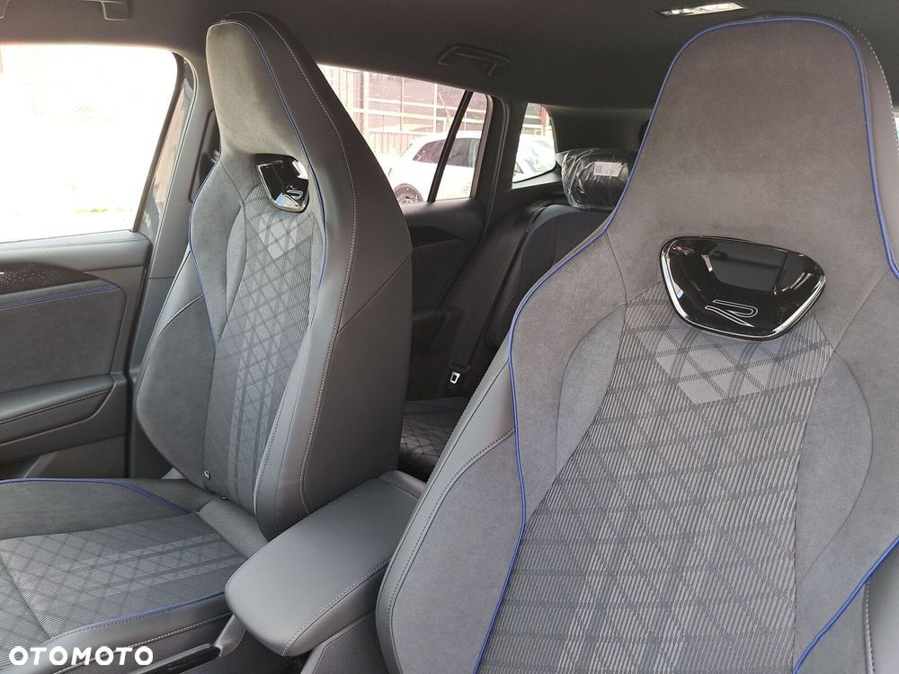 Volkswagen Tiguan - 12
