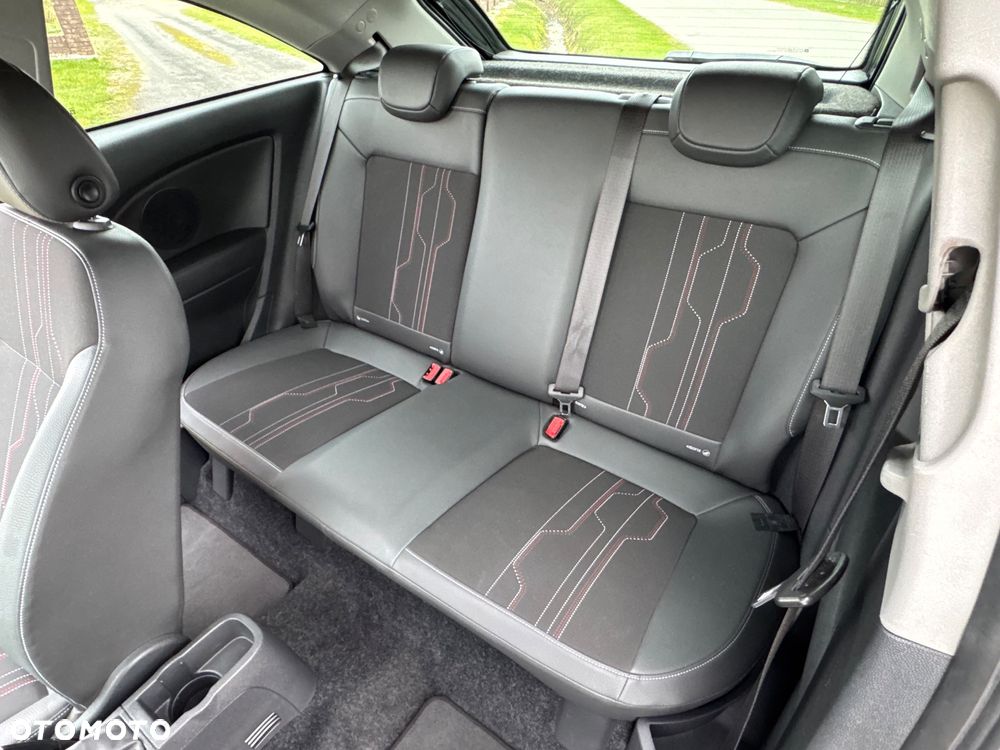 Opel Corsa 1.4 16V Edition 150 - 12