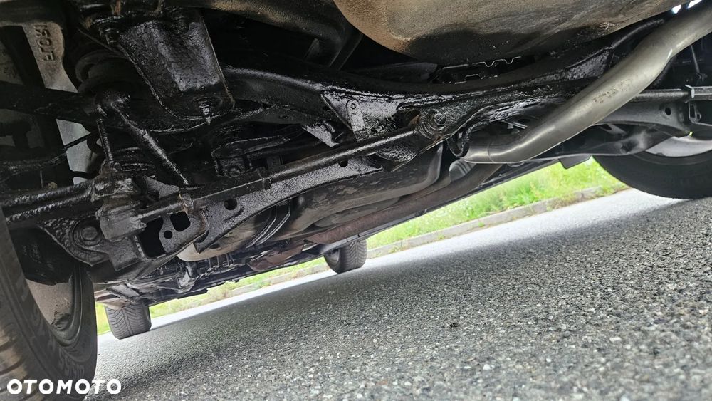 Toyota Avensis 1.8 VVT-i Sol - 15