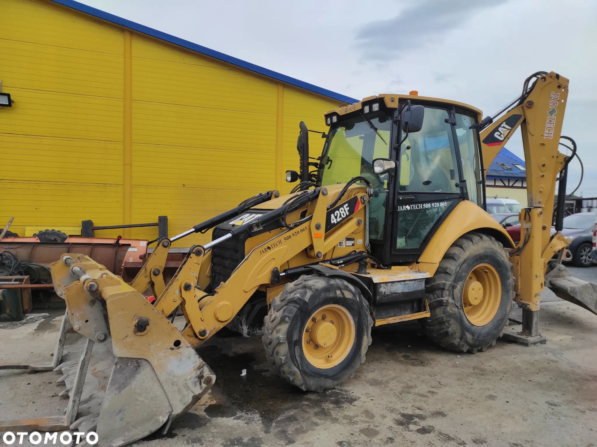 Caterpillar 428F - 1