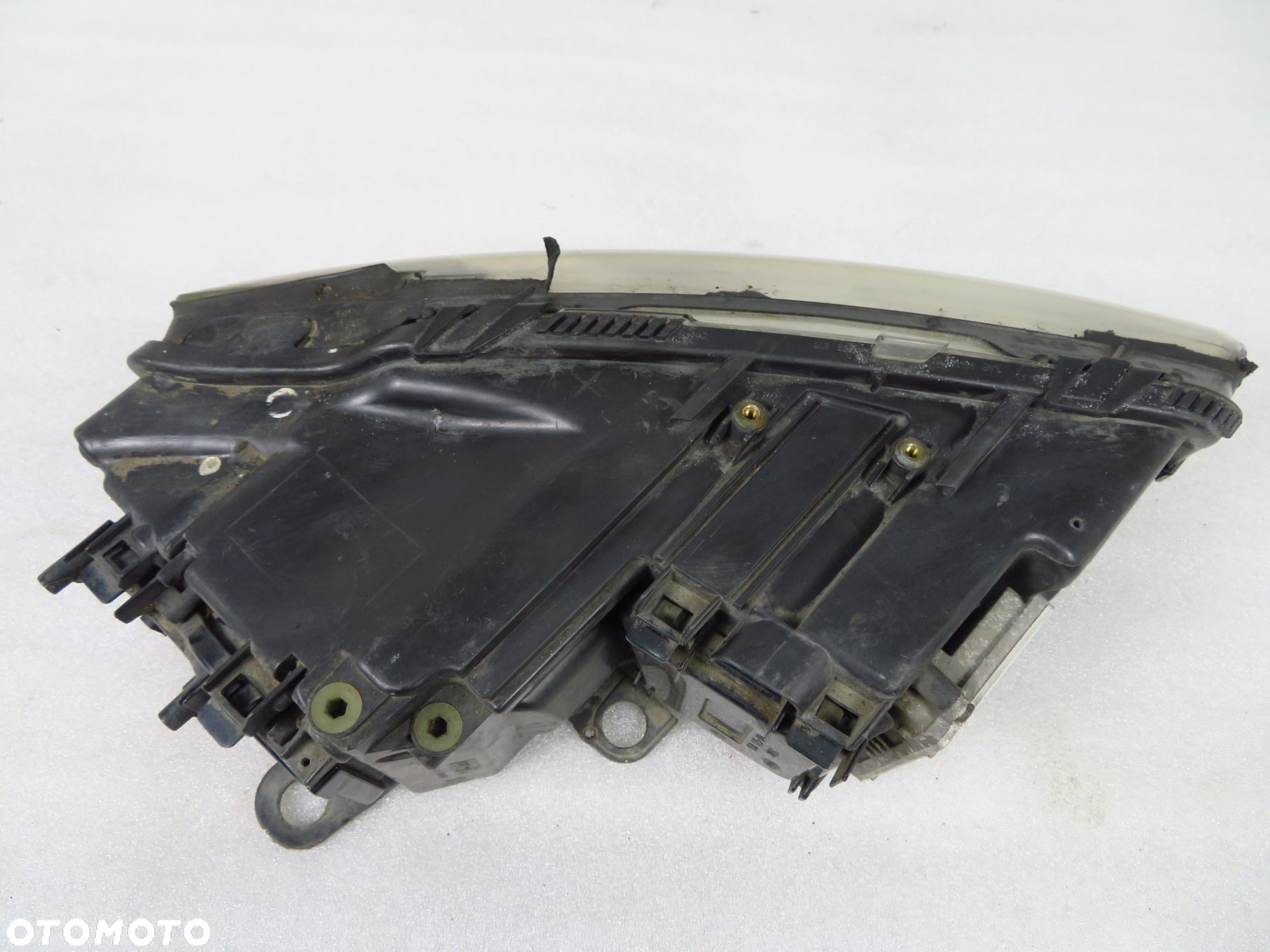LAMPA LEWA PRZEDNIA BIXENON SKRĘTNY AUDI A8 D3 15811700 5DV00829000 - 5