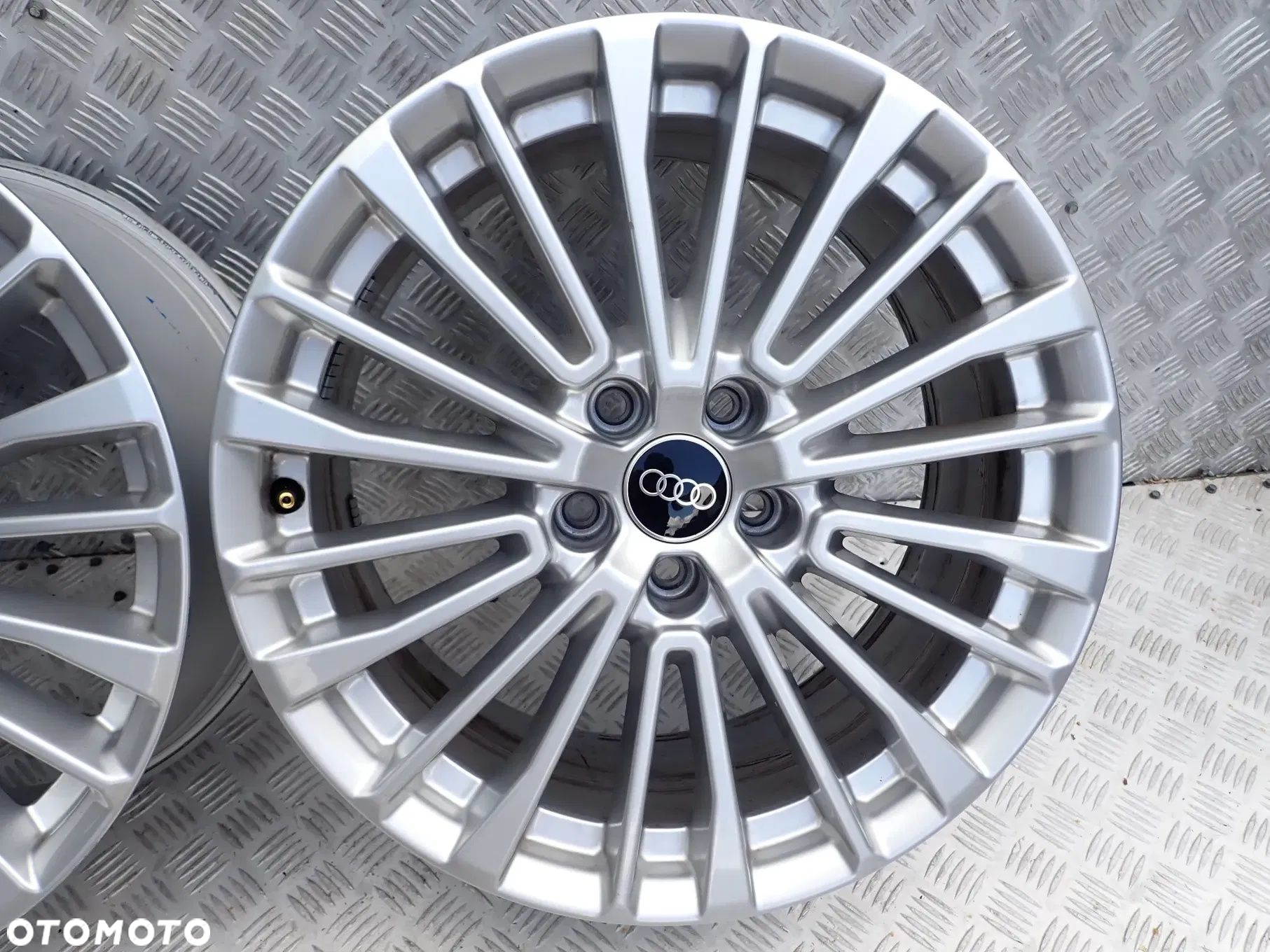 FELGI ALUMINIOWE AUDI A6 C7 A5 5X112 ET39 8JX18 4K0601025C - 3