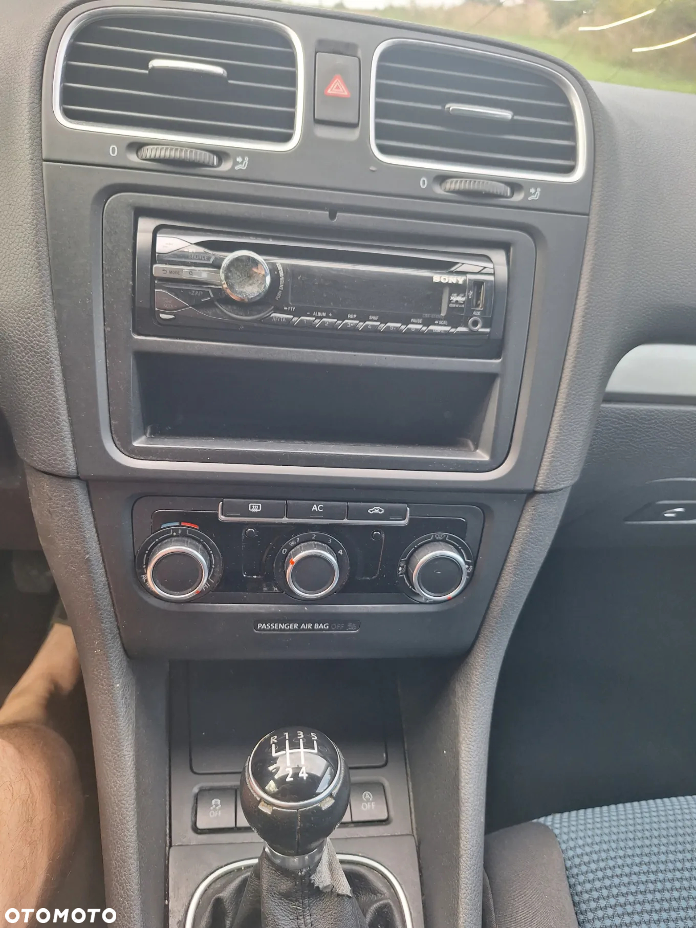 Volkswagen Golf 1.6 TDI DPF BlueMotion Technology Comfortline - 10