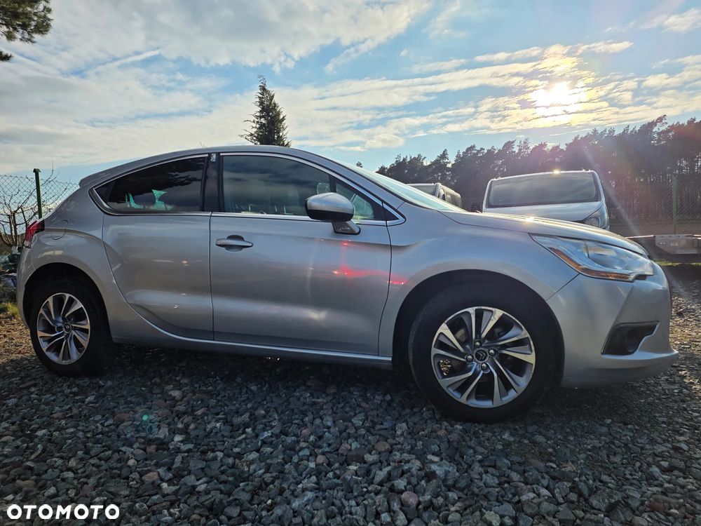 Citroën DS4 e-HDi 115 ETG6 SoChic - 9