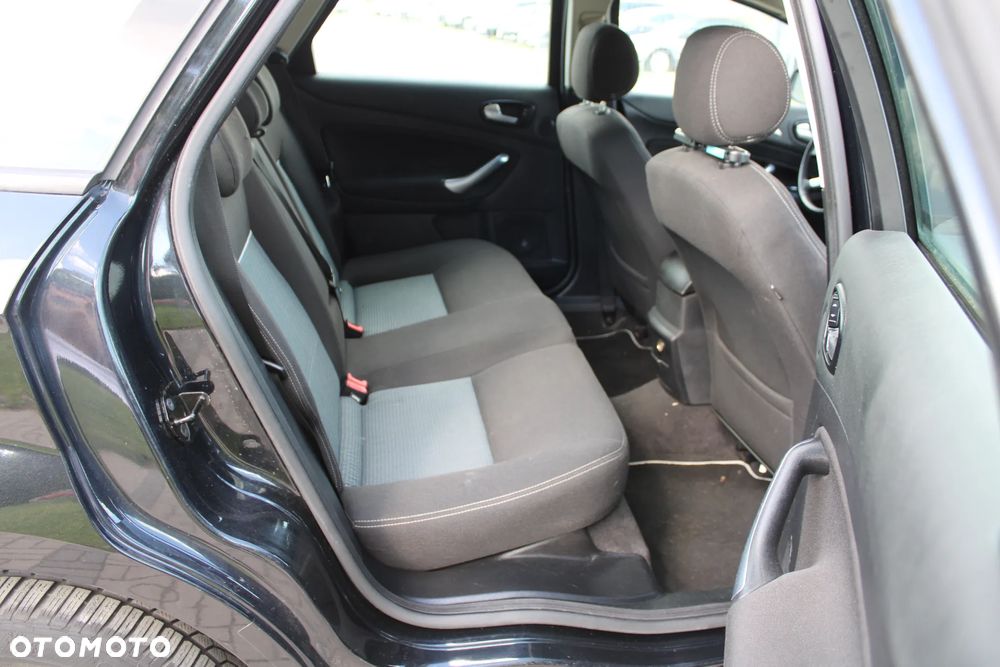 Ford Mondeo - 25