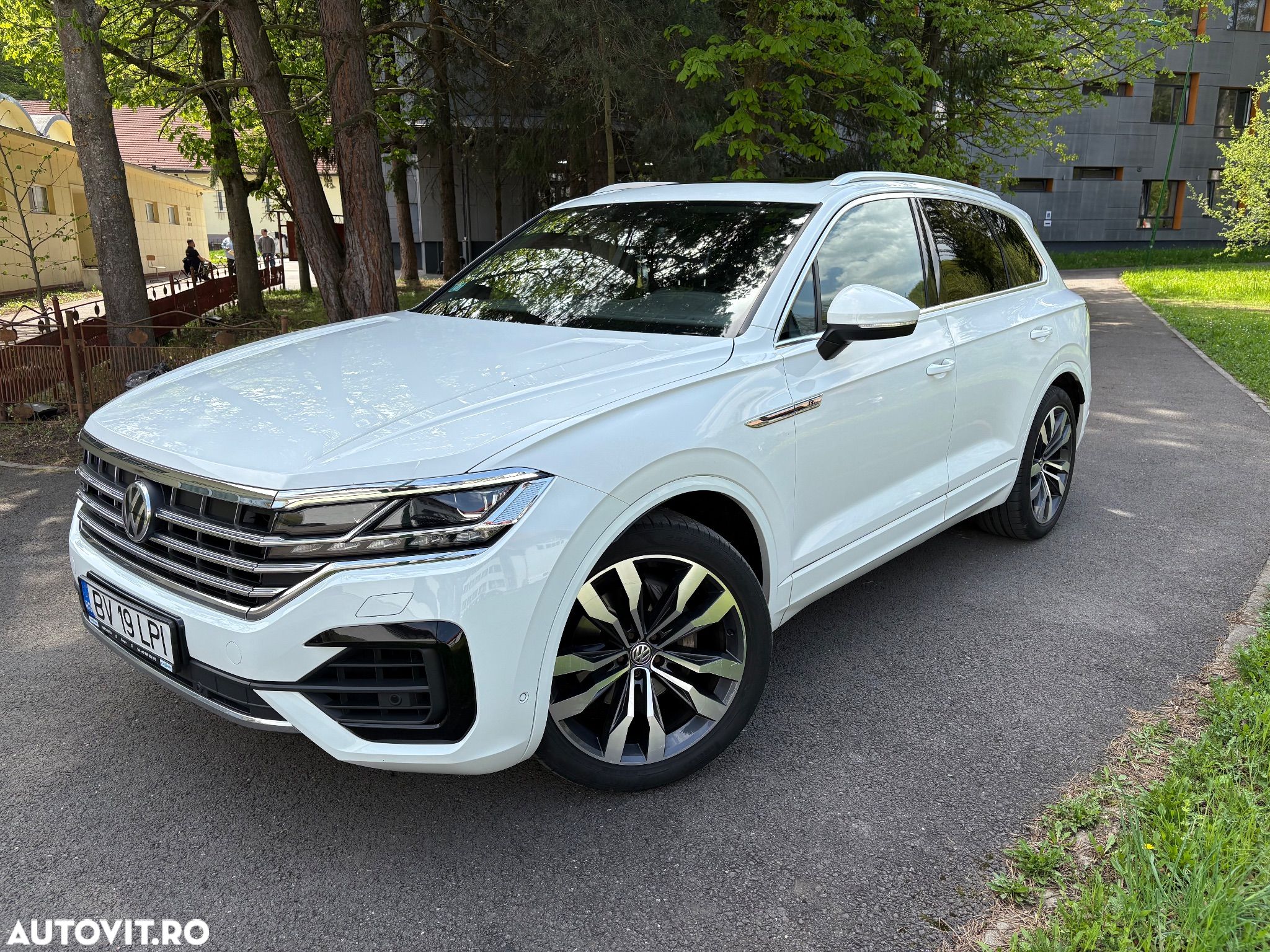 Volkswagen Touareg V6 TDI R-Style - 1